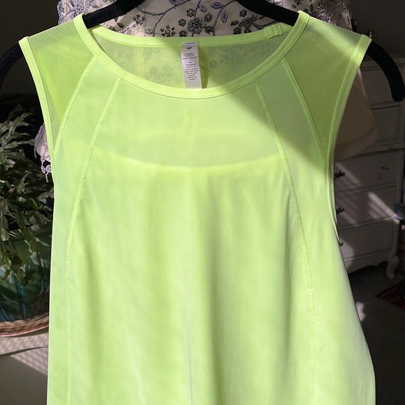 NWOT Lululemon-Athletica Sculp Tank with Vent - Picture 3 of 8
